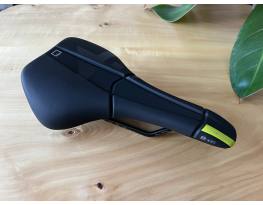 Új, eredeti Prologo nyereg