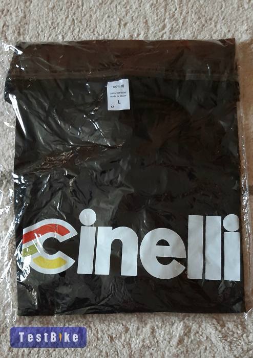 Új, fekete póló Cinelli logóval, L-es, mellszélesség 56cm, 