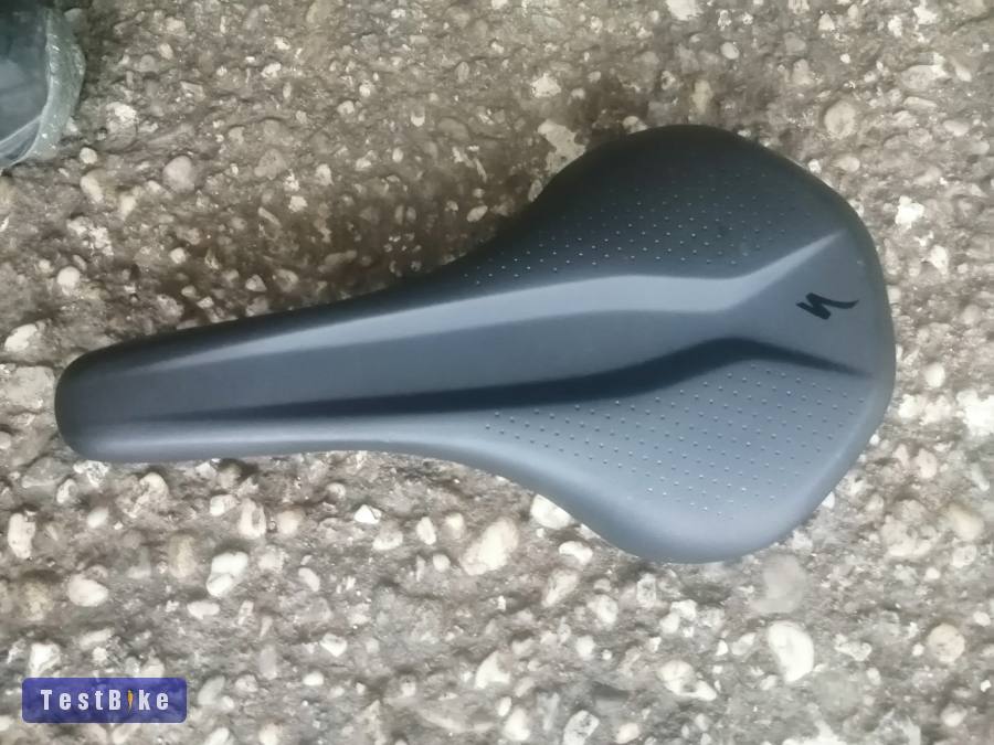 Új, márkás nyergek