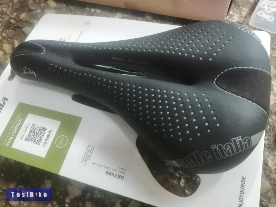 Új, márkás nyergek