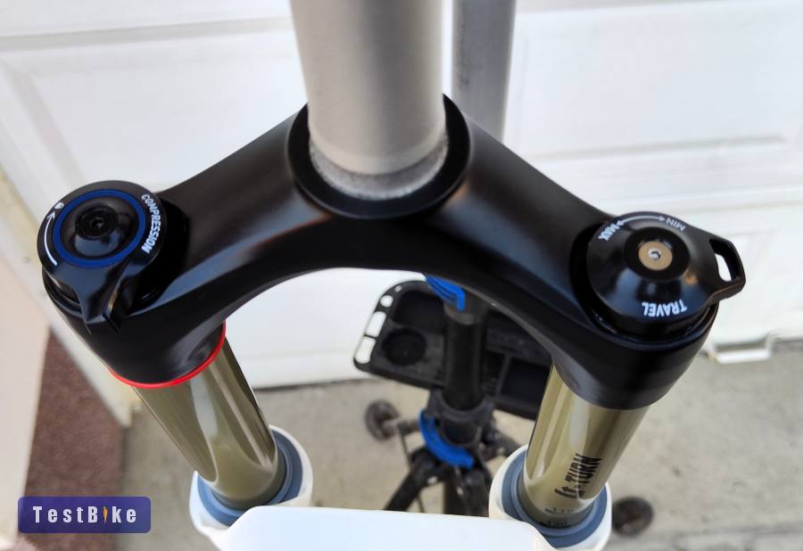 Új, Rock Shox 27,5 villa 100-130mm NON-tapered