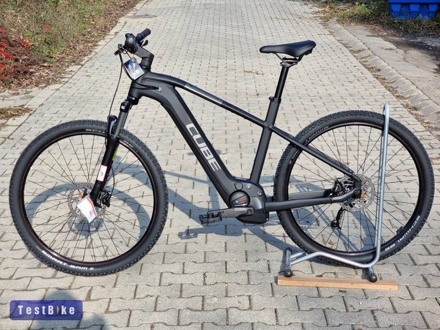 Új 2023 Cube ebike Bosch Smart integrált akku Shimano hydro 