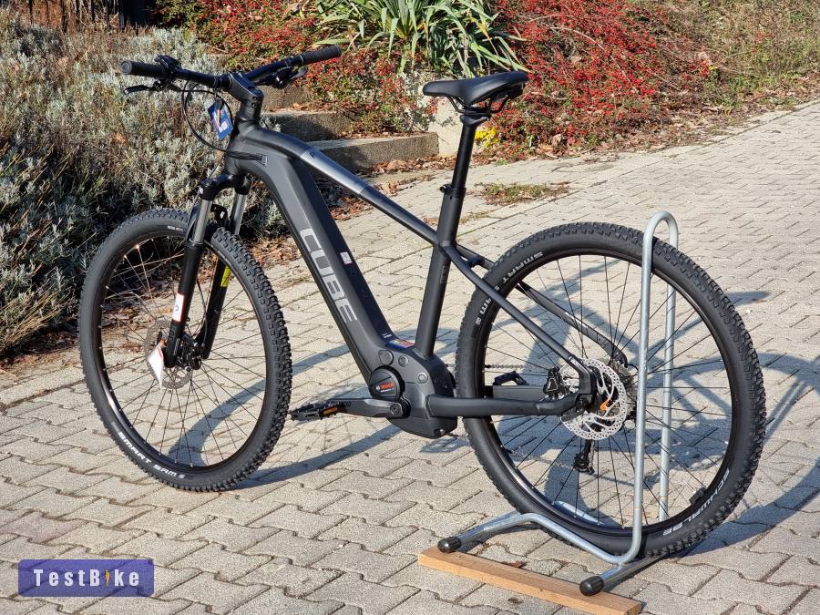 Új 2023 Cube ebike Bosch Smart integrált akku Shimano hydro 