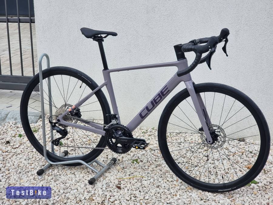 AKCIÓ nov2:Új 2025 Cube Attain karbon outi Shimano 105 2*12