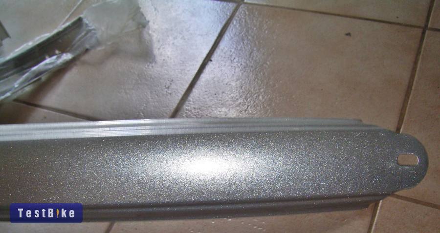 Új 26-os széles sárvédő pár, szürke színű eladó