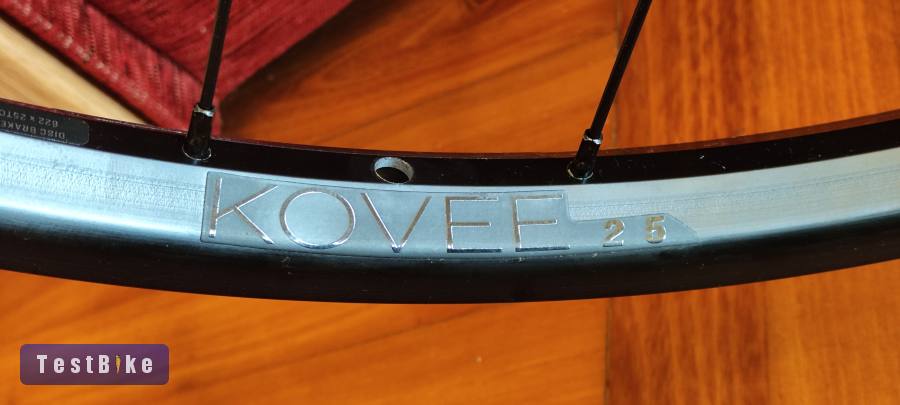 Új 29" Boost Bontrager kovee 25 tlr kerekek első és hátsó