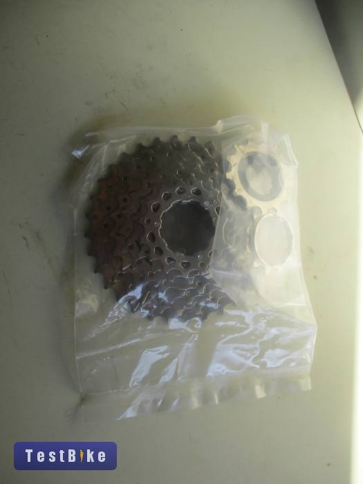 Új 8 sebességes 11-32-es fogaskoszorú