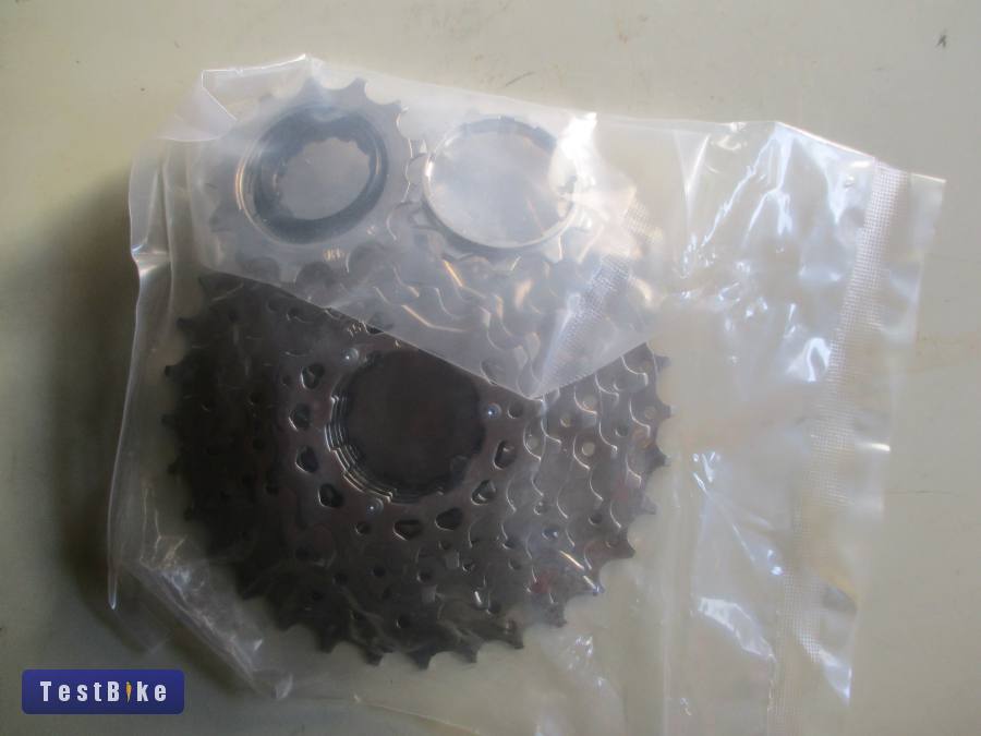 Új 8 sebességes 11-32-es fogaskoszorú