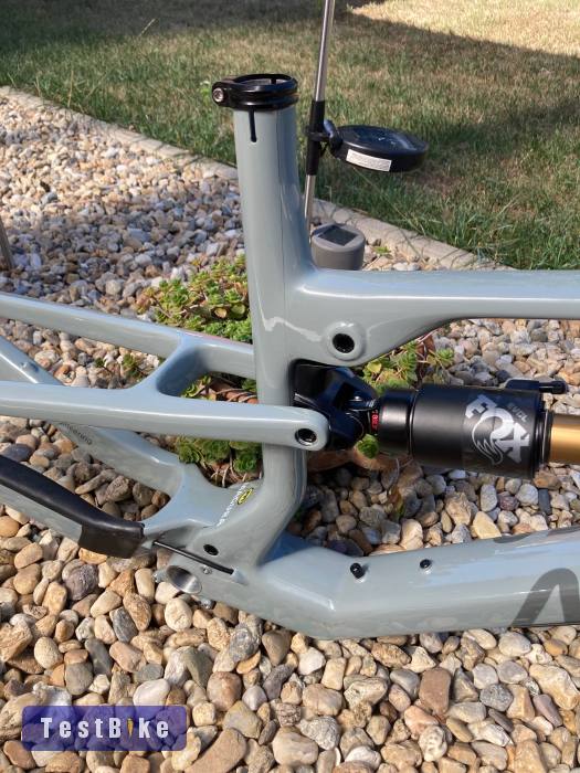 Új ARC8 AirST svájci carbon enduro váz vagy váz szett eladó!
