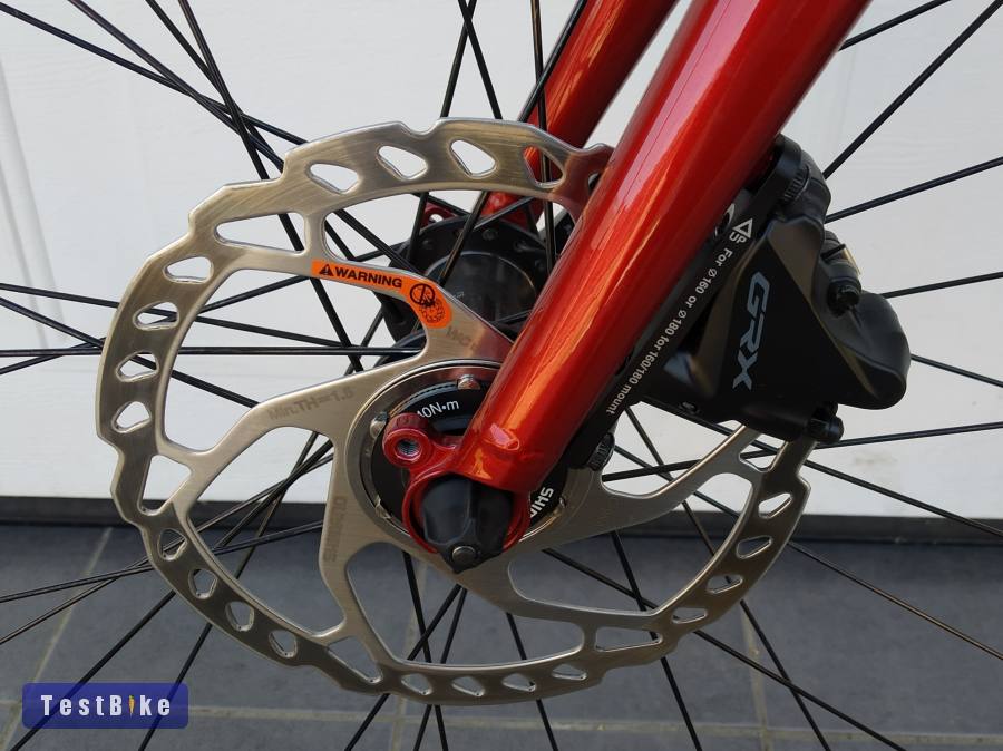 Új Author Ronin