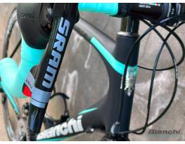 Új Bianchi Sempre karbon országúti, Sram Red, karbon kerék