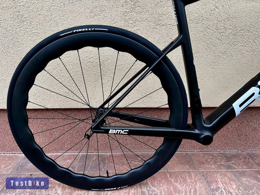 Új BMC Teammachine SLR_01 full carbon vázszett