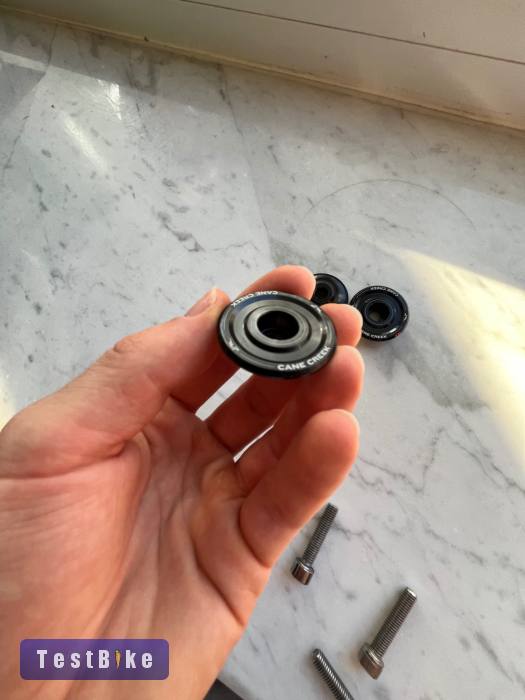 Új Cane Creek topcap