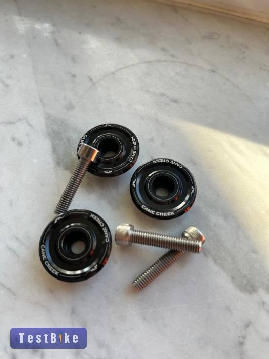 Új Cane Creek topcap
