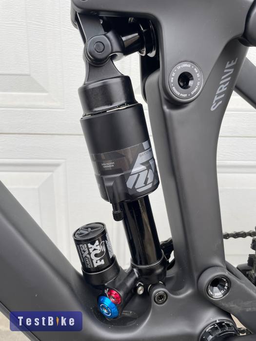 Új Canyon Strive CFR Underdog L