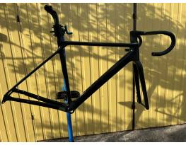 Új Canyon Ultimate CF SLX