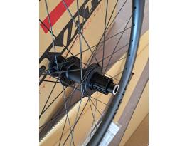 Új carbon kerékszett 29 ár alatt Novatec syncross DT