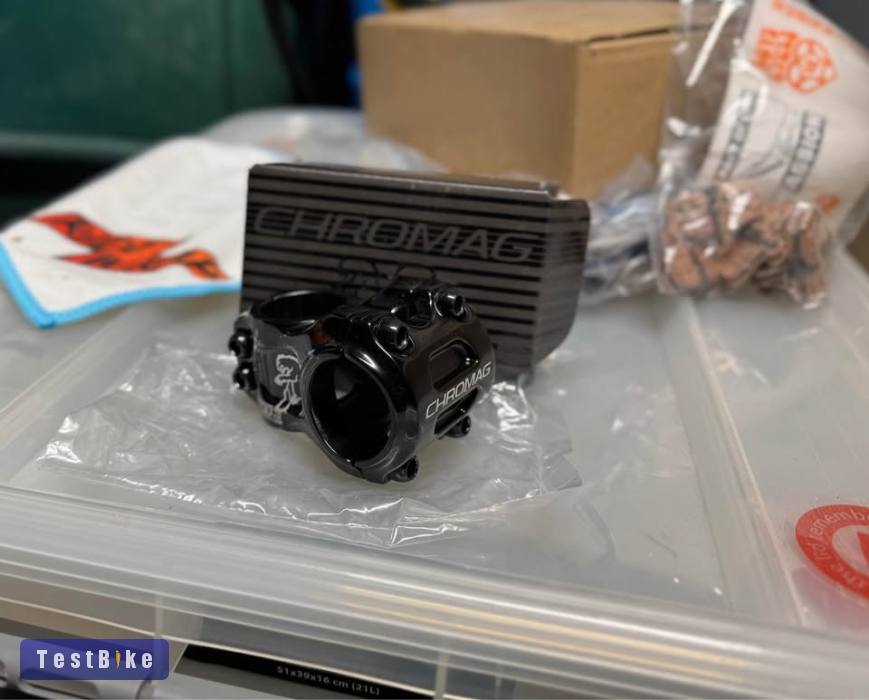 Új Chromag Hifi 31.8x40mm stucni