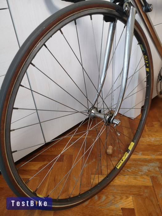 Új Continental Competition szingó