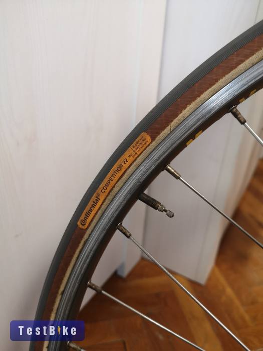 Új Continental Competition szingó