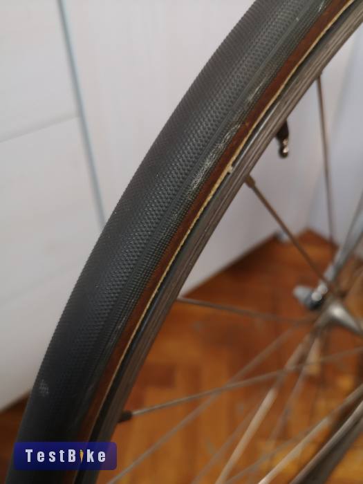 Új Continental Competition szingó