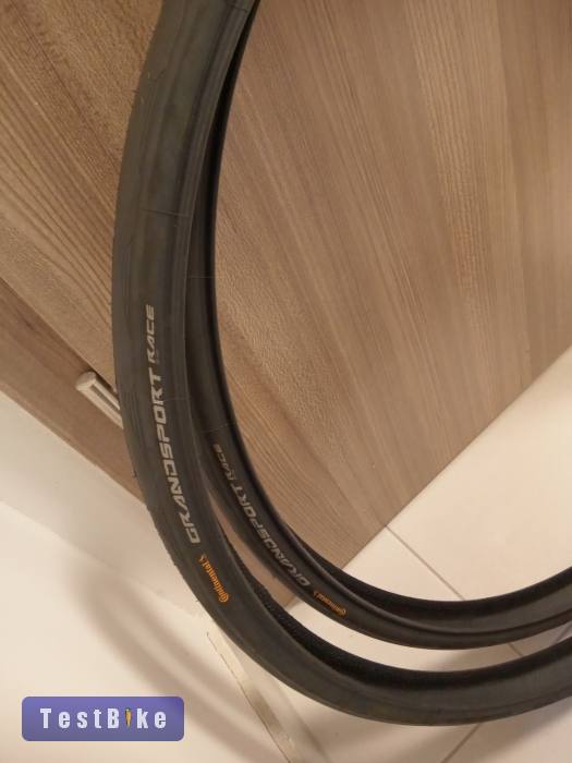Új Continental Grand Sport Race 700X28C (clincher, wired)