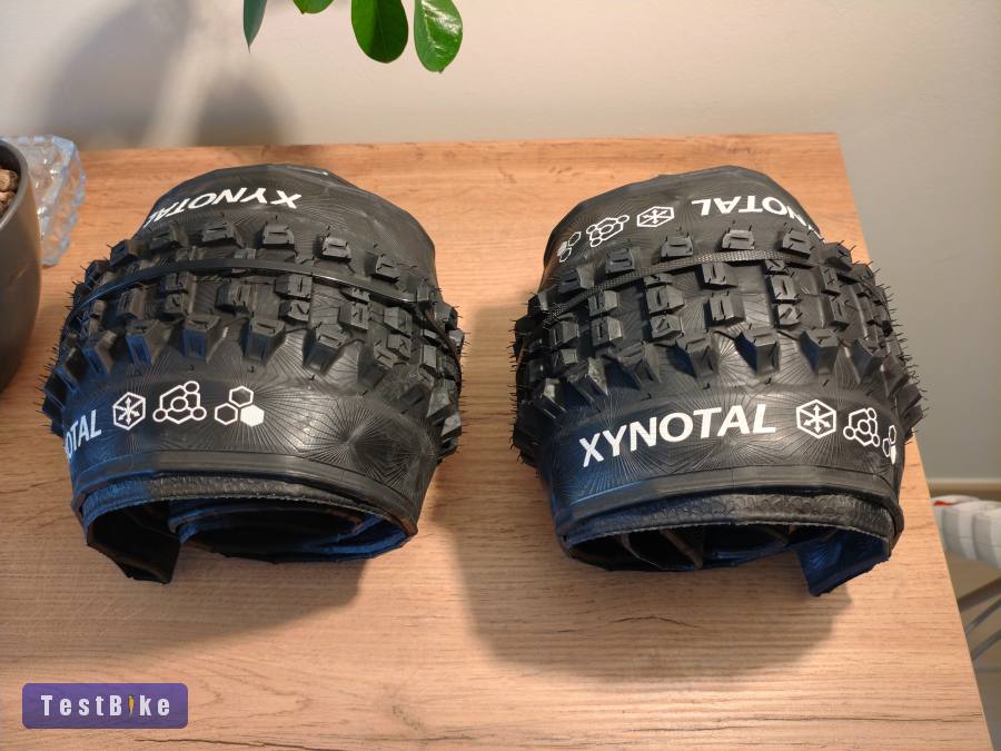 Új Continental Xynotal 29×2.4 külső gumik 