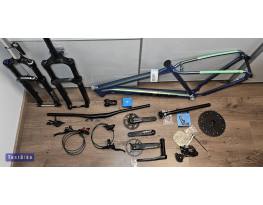 Ășj Cube Reaction Pro 29-er vĂĄz , L-es mĂ©ret eladĂł