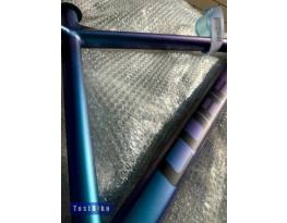 Ășj Cube Reaction Pro 29-er vĂĄz , M-es mĂ©ret eladĂł