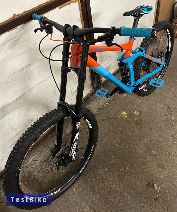 Új Cube Two DH kerékpár