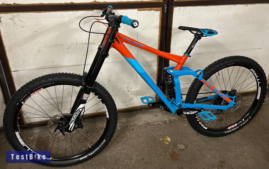 Új Cube Two DH kerékpár