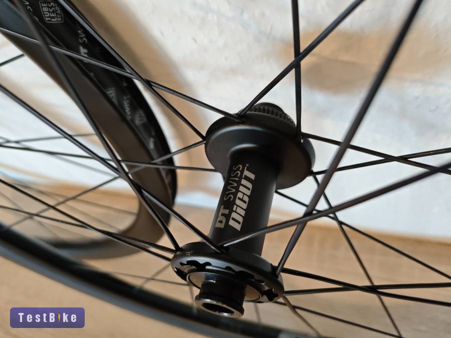 Új DT Swiss ERC 1600 35mm karbon kerékszett 28"