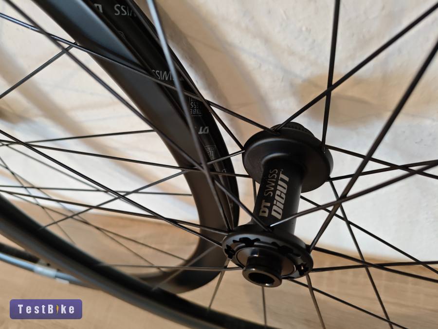 Új DT Swiss ERC 1600 35mm karbon kerékszett 28"