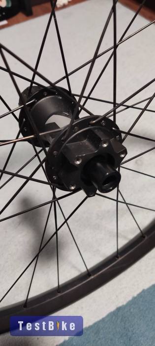 Új Dt Swiss F1900 hátsó kerék