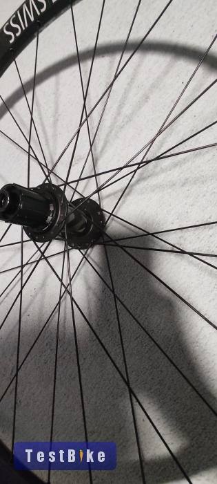 Új Dt Swiss F1900 hátsó kerék