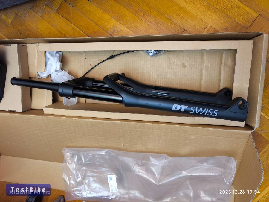 Új DT Swiss F535 ONE 27.5" 150mm prémium villa + gyári kieg