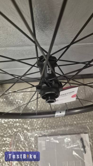 Új DT Swiss HE 1800 spline SRAM XDR kerékszett