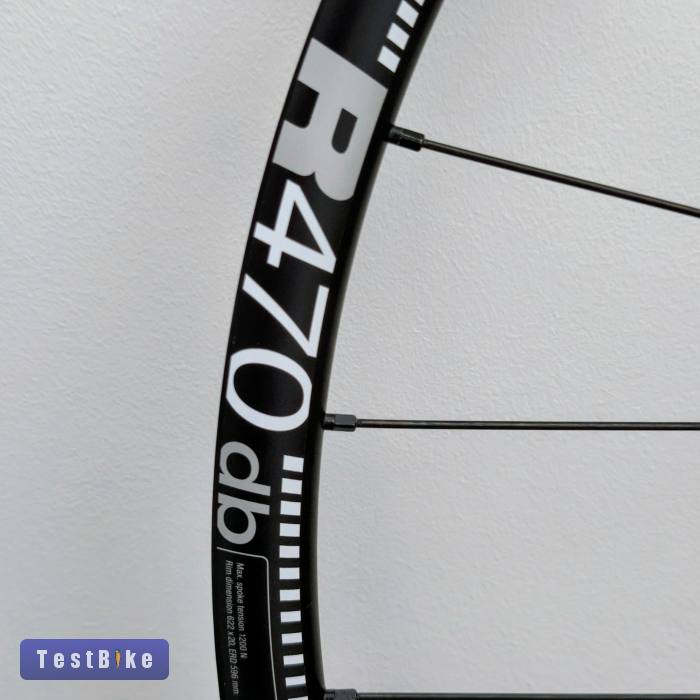 Új DT Swiss R470 országúti kerékszett