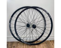 Új DT Swiss R470 országúti kerékszett