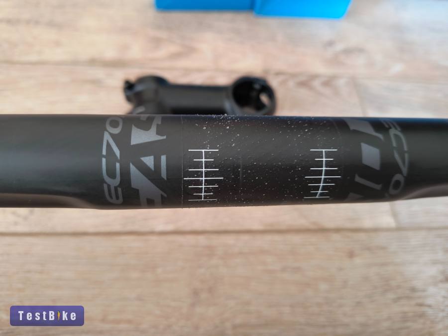 Új Easton karbon gravel kormány és Easton stucni