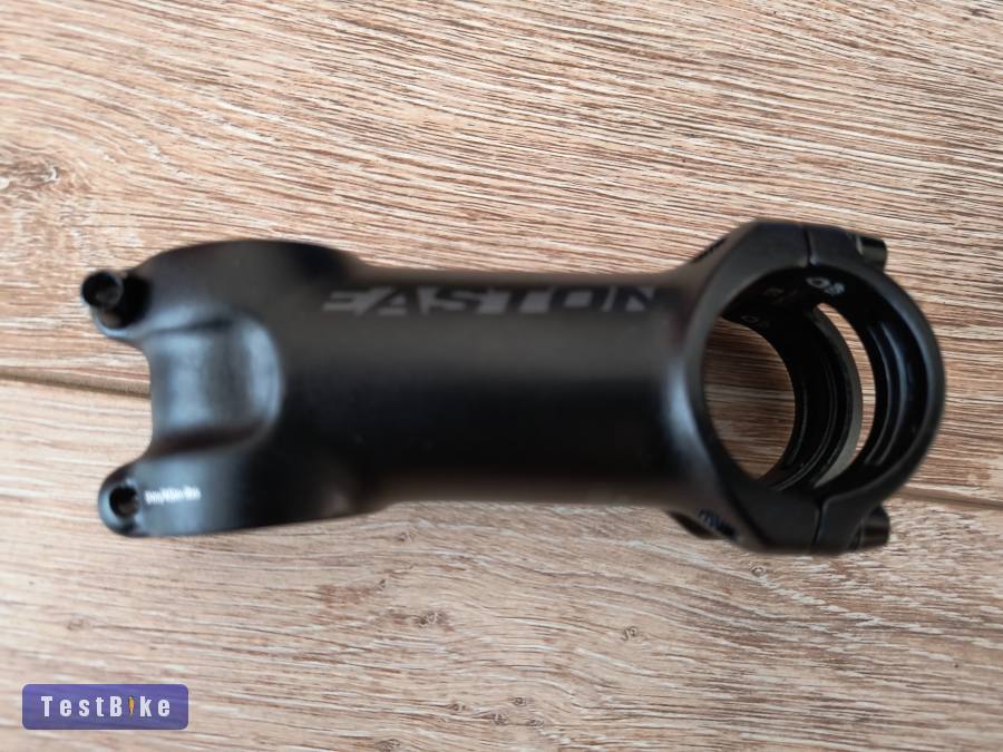 Új Easton karbon gravel kormány és Easton stucni
