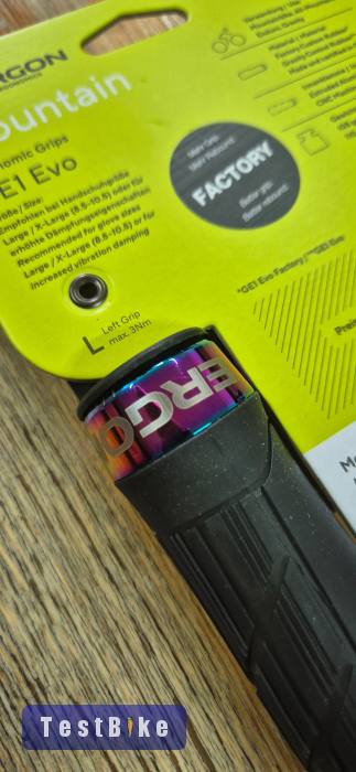 Új Ergon GE1 EVO Factory markolat Oil Slick bilincsel