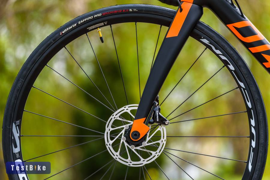 Új Fondriest Daga (50) full karbon országúti kerékpár