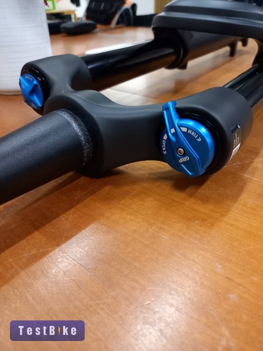 Új FOX 38 Float Rhythm  27.5" teleszkóp 170mm