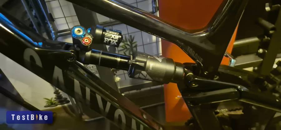 Új Fox Float X2 performance elite 250X70