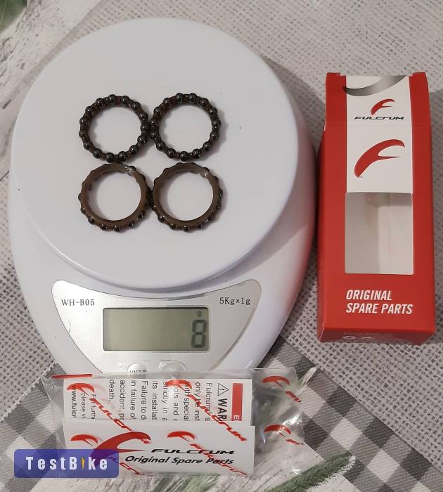 Új Fulcrum (Campagnolo) kerék kerámiacsapágy szett.