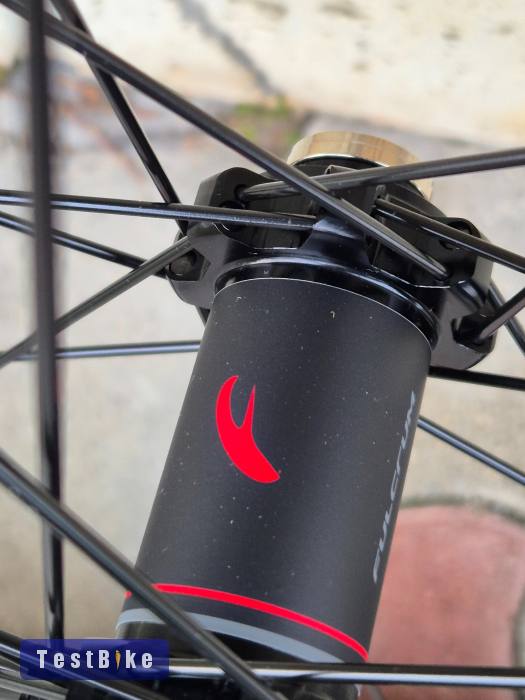 Új fulcrum kerékszett