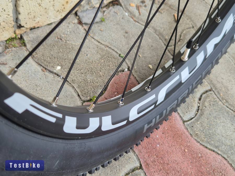 Új fulcrum kerékszett