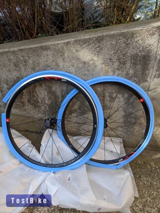 Új Fulcrum racing 4 kerék szett