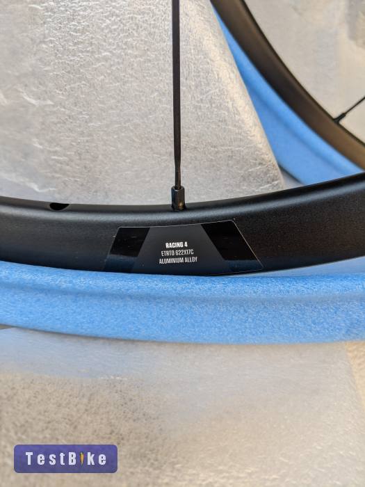 Új Fulcrum racing 4 kerék szett